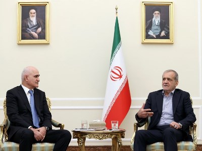 Президент Ирана предупредил Азербайджан о печальных последствиях создания плацдарма иностранных государств в регионе
