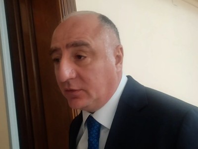 «Չունեմ կաշկանդվածություն». Սասուն Խաչատրյանը՝ կոռուպցիոն սկանդալի կենտրոնում հայտնված Հովիկ Աղազարյանի գործի մասին