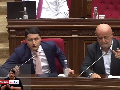 «Ձեր թաղը չի էս», «Արա–ն ո՞րն ա». Քյարամյանը անցավ տղայական ոճի, նրա և Աղազարյանի միջեւ քիչ մնաց բանը հասնի բռունցքների