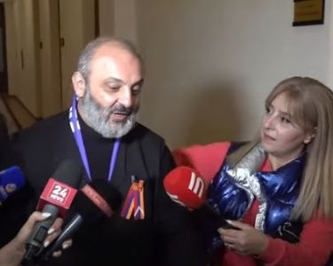 «Մի քիչ էլ որ իրար հրահրեն, շատ բաներ կբացահայտվեն». Բագրատ Սրբազանը՝ ԱԺ սկանդալի մասին