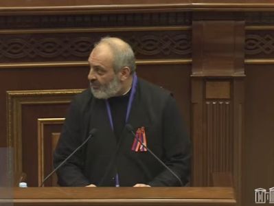 Փաշինյանը աճուրդի է հանել ոչ միայն Հայաստանը, այլեւ իր թիմակից ընկերներին. Բագրատ սրբազան