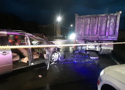 Թբիլիսյան խճուղում «Nissan»-ը բախվել է կայանած «KamAZ»-ին. վարորդին դուրս են բերել մեքենայից եւ հասցրել հիվանդանոց