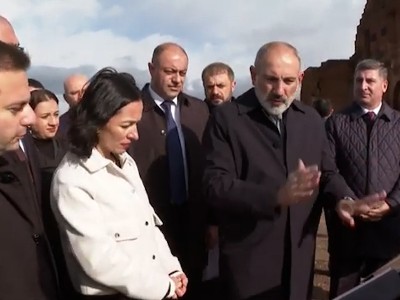 Փոքր սյուն դրեք, QR կոդը՝ վրան, կարելի ա ո'չ սրա, ո'չ էլ տակի բետոնի վրա ծախս չանել. Փաշինյան