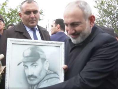 Գետք գյուղում Փաշինյանին նվիրեցին իր դիմանկարը եւ խնդրեցին լուծել գազի ու ջրի հարցը