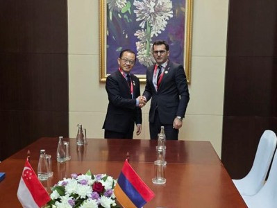 Акоп Аршакян встретился со спикером парламента Сингапура