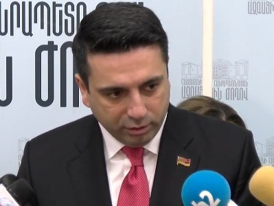 «Սահմանին տեղեր էլ կան, որ մենք ենք առաջ, բա էդ ի՞նչ անենք». Ալեն Սիմոնյան