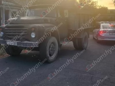 В Ереване грузовик «ЗИЛ» наехал на 7-летнего ребенка