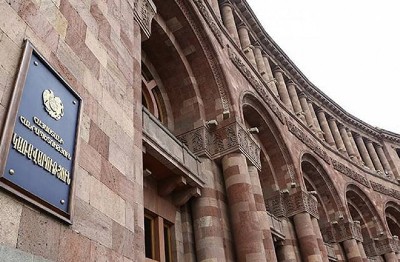 «Փաստ». Տնտեսական քողարկված խնդիրներն ու իշխանությունների ճոխ ծախսերը