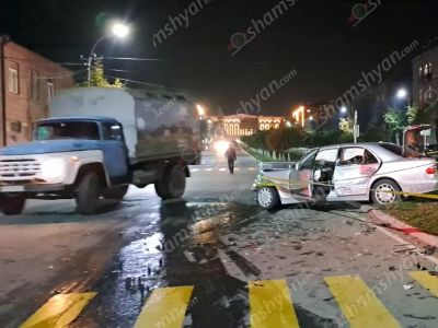 Վանաձորում բախվել են «Mercedes»-ն ու «Opel Zafira»-ն. 3 հոգի տեղափոխվել է հիվանդանոց