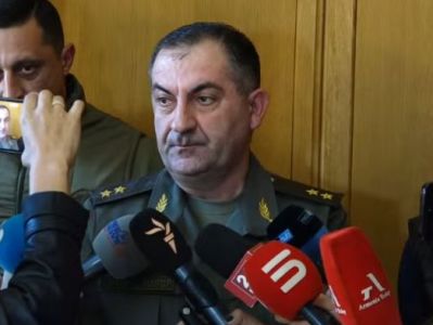 Начальник ГШ ВС РА ответил заученными репликами на вопросы о гибели солдат и уходе азербайджанцев с армянской территории