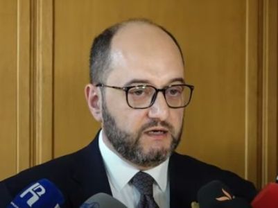 Ադրբեջանի հետ բոլոր հարցերը քննարկելի են, բայց նաև ասել ենք, որ մենք ունենք կարմիր գծեր. Արայիկ Հարությունյան