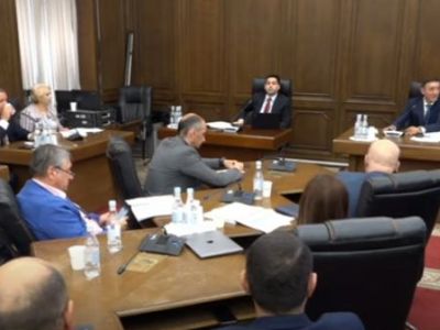 Բա տեռորը պոզով-պոչով ա՞ լինում, մարդուն հարկային տեսուչի կաբինետում ասում են՝ հրաժարվի քո հասանելիքից. Ավետիսյան