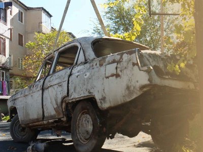 Մայրաքաղաքը մաքրվում է ավտոմեքենաների մնացորդներից. Քաղաքապետարան (վիդեո)
