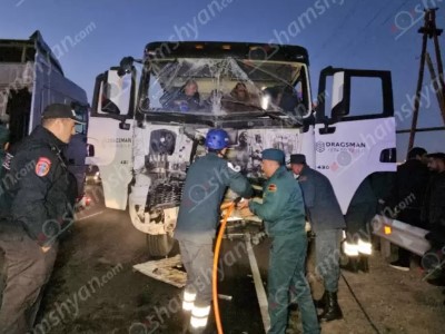 В Котайке столкнулись бетономешалка и «КамАЗ»: есть пострадавший