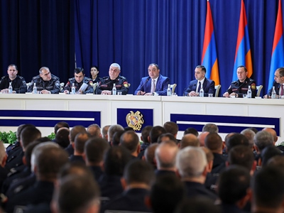 Վահե Ղազարյանը հանդիպել է նոր ձևավորված Համայնքային և Քրեական ոստիկանությունների ստորաբաժանումների անձնակազմի հետ