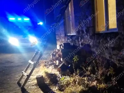 В Гегаркунике женщина спасла своего брата, который пытался повеситься: до этого покончил с собой их отец