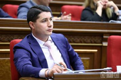 «Հրապարակ». Երկու նախագիծ՝ Քյարամյանի թեմայով