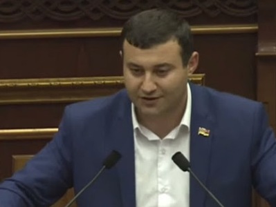«Արխային կարաք ունենաք». ՔՊ-ական պատգամավորը վստահեցնում է` Մասիս սարի նկարն ունի ու «պրոբլեմ չունի»