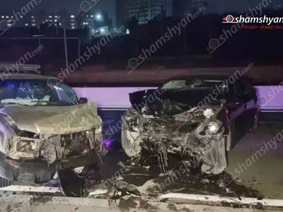Երևանի Հաղթանակ թաղամաս տանող ճանապարհին ճակատ ճակատի բախվել են «Mazda»-ն և «Subaru»-ն. կա վիրավոր