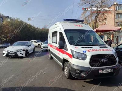 Երևանում բախվել են շտապօգնության «Ford Transit»-ն ու «Toyota»-ն