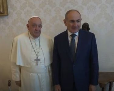 Հռոմի պապի հետ հանդիպմանը ներկա է եղել նաև Արփին. Փաշինյանը նաեւ առանձնազրույց է ունեցել Պապի հետ