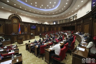 «Փաստ». Փաշինյանի կադրային «Բարդուղիմեոսյան գիշերից» հետո մի քանի քպականներ նետվեցին բացատրելու իրենց շեֆի արածը