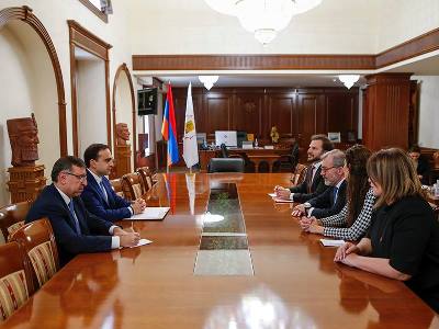 Мэр Еревана принял новоназначенного посла Королевства Испания