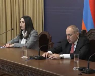 Премьер-министр представил аппарату МВД новоназначенного министра Арпине Саргсян