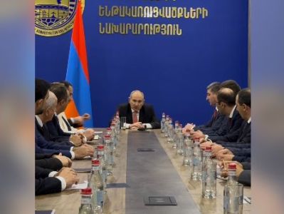 Пашинян: Поблагодарил Гнела Саносяна и пожелал удачи Давиду Худатяну