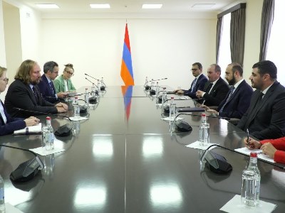 Мирзоян и Хофрайтер обсудили процесс нормализации отношений между Арменией и Азербайджаном