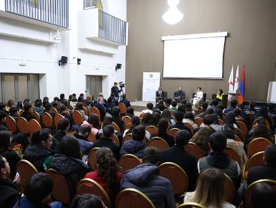 «Կանանց ներգրավվածությունը բարդ է մարզերում, այստեղ բախվում ենք ավանդապահ մտածելակերպին». քննարկում Գյումրիում (վիդեո)