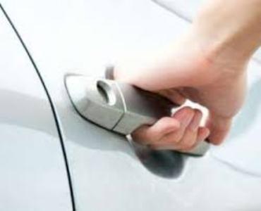 Լվովյան փողոցում BMW մակնիշի ավտոմեքենայի դուռը փակվել է, մեկ տարեկան երեխան մնացել է ներսում