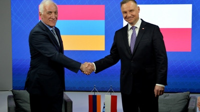 Welcoming ceremony for Poland president in progress at Armenia presidential residence