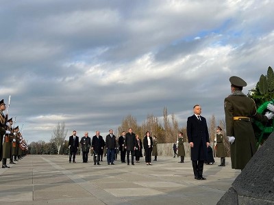 President of Poland visits Armenian Genocide Memorial in Yerevan