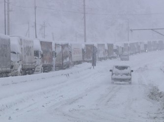 Վերին Լարսում շուրջ 450 հայկական բեռնատար է կուտակվել