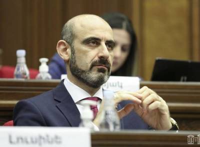 «Հրապարակ». Մանդատը հանձնածը վերջին կռիվը տվեց