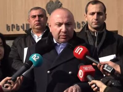 «Мать Армения» собрала подписи 17 тысяч ереванцев для представления своего проекта транспортных реформ
