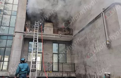 Крупный пожар вспыхнул на 2-м этаже недостроенного элитного здания в Ереване