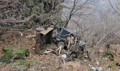 Դսեղում փայտանյութով բարձված «ՈւԱԶ»-ը բախվել է ապառաժ քարերին, մի քանի պտույտ շրջվել ու հայտնվել անտառում
