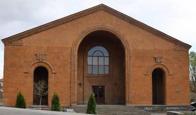 «Հրապարակ». Աշտարակի աղմուկ հանած մշակույթի տան տնօրենը մարզպետի կինն է
