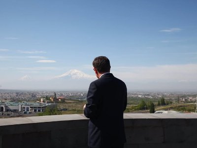 Ադրբեջանի կողմից ապօրինի բռնազավթված շուրջ 220 մլն քմ տարածքը վերադարձնելու մասին ո՞վ է մտածելու. Զաքարյանը՝ Փաշինյանին
