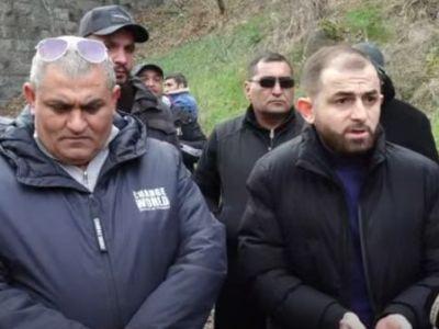 Протестующий таксист: Между клиентом и водителем возникают конфликты, а основная причина - программа