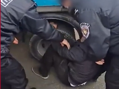 Չի ենթարկվել ոստիկաններին, մտել է բեռնատար ավտոմեքենայի տակ. Ոստիկանների կողմից բռնության փաստ չի հայտնաբերվել. ՆԳՆ