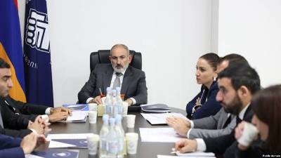 «Грапарак»: Пашинян призвал членов правящей партии чаще посещать области Армении