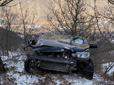 Փրկարարները ավտոմեքենան դուրս են բերել ձորից