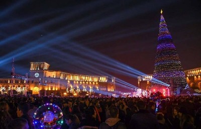«Փաստ». Հանգստյան «ավելորդ» օրերին դեմ էին, բայց ուզում են... 10 աշխատանքային օր կրճատել