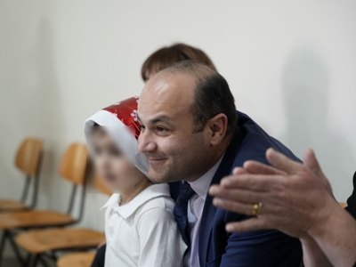 Տոներին ընդառաջ՝ Նարեկ Մկրտչյանն այցելել է Լոռու մարզի երեխայի և ընտանիքի աջակցության կենտրոն
