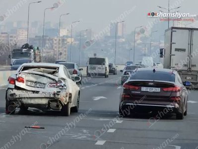 Երևանում բախվել են «Lexus»-ն ու «MAN» մակնիշի բեռնատարը