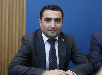 Առօրյա կյանքում շարունակում ենք նախևառաջ մնալ Մարդ՝ ցանկացած իրավիճակում և կարգավիճակում. Ռոմանոս Պետրոսյան