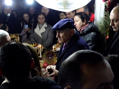 Пашинян дал советы сельчанам и отказался отвечать на вопросы журналистов